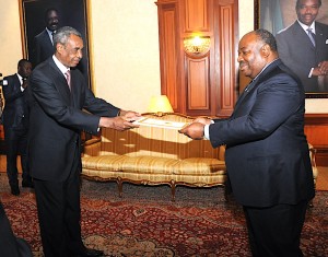 Ambassadeur du Tchad S.E. Ahmat MAHAMAT KARAMBAL