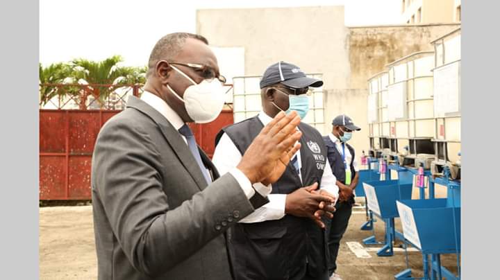 Nouvelle forme de matériel de lavage de mains pour lutter contre le coronavirus dans les structures sanitaires.