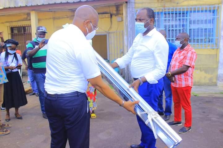 Hugues Mbadinga Madiya solidaire aux sinistrés de Koulamoutou !