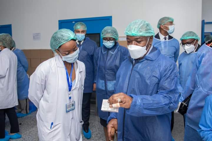 Une usine pharmaceutique et une de bois inaugurées à Nkok par le président de la République !