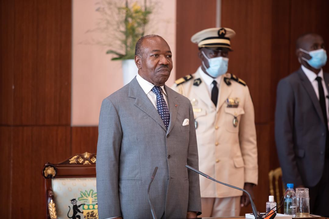 Ali BONGO ONDIMBA reçoit les promus du personnel de défense !