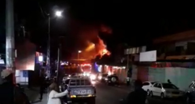 Un feu a ravagé des commerces au carrefour Léon Mba !