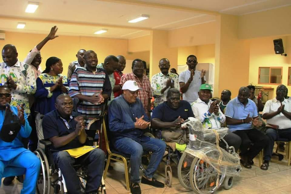 Bienfaisance : Oswald Séverin Mayounou au chevet des handicapés de Moanda