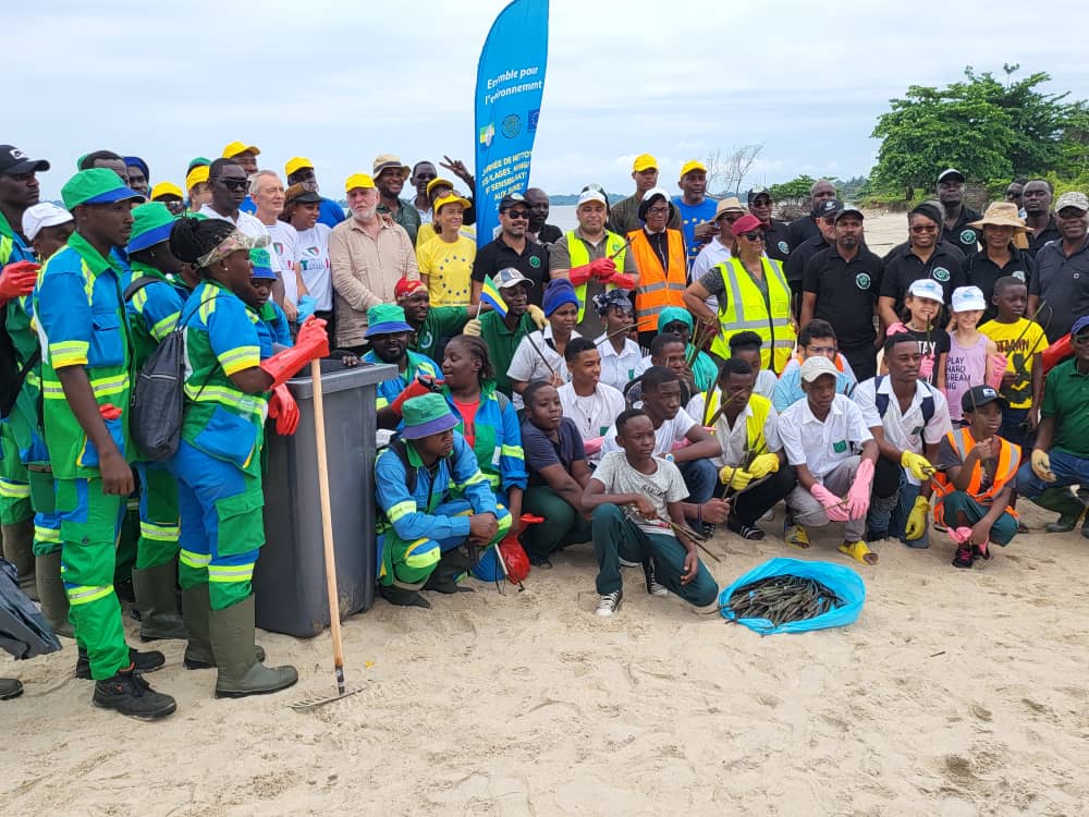 Le Haut Commissariat à l’Environnement supervise le nettoyage des plages à la sablière