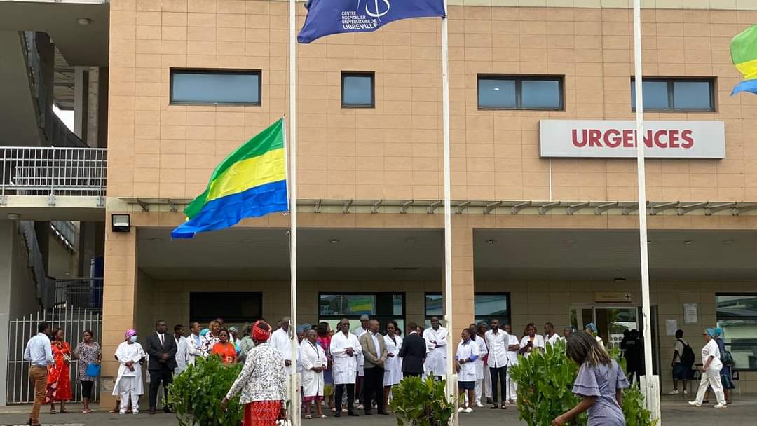 Le personnel du CHUL a célébré la Journée nationale du drapeau