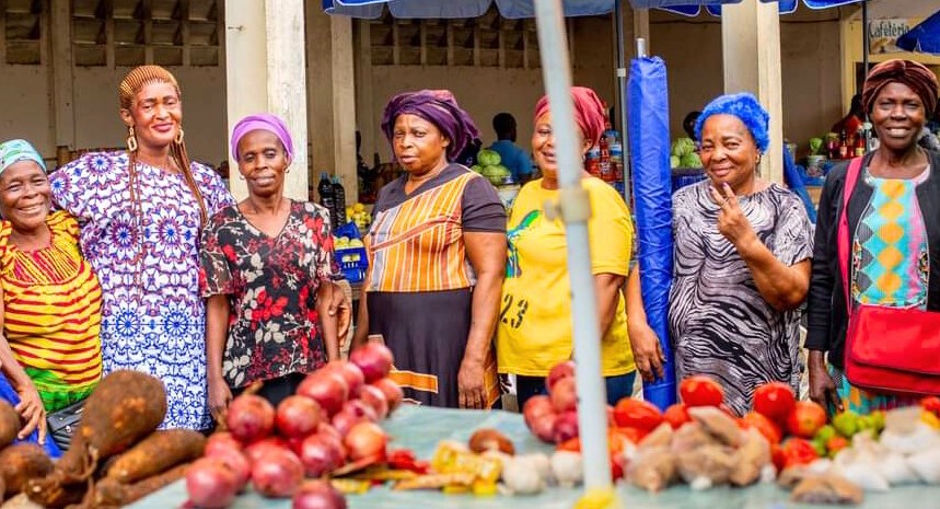 AGL GABON ET OCT : Sensibilisation et soutien aux femmes du marché d’Akournam !