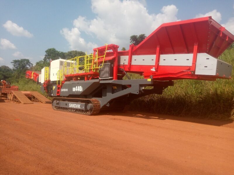 11 machines hors gabarit transportées par AGL Gabon